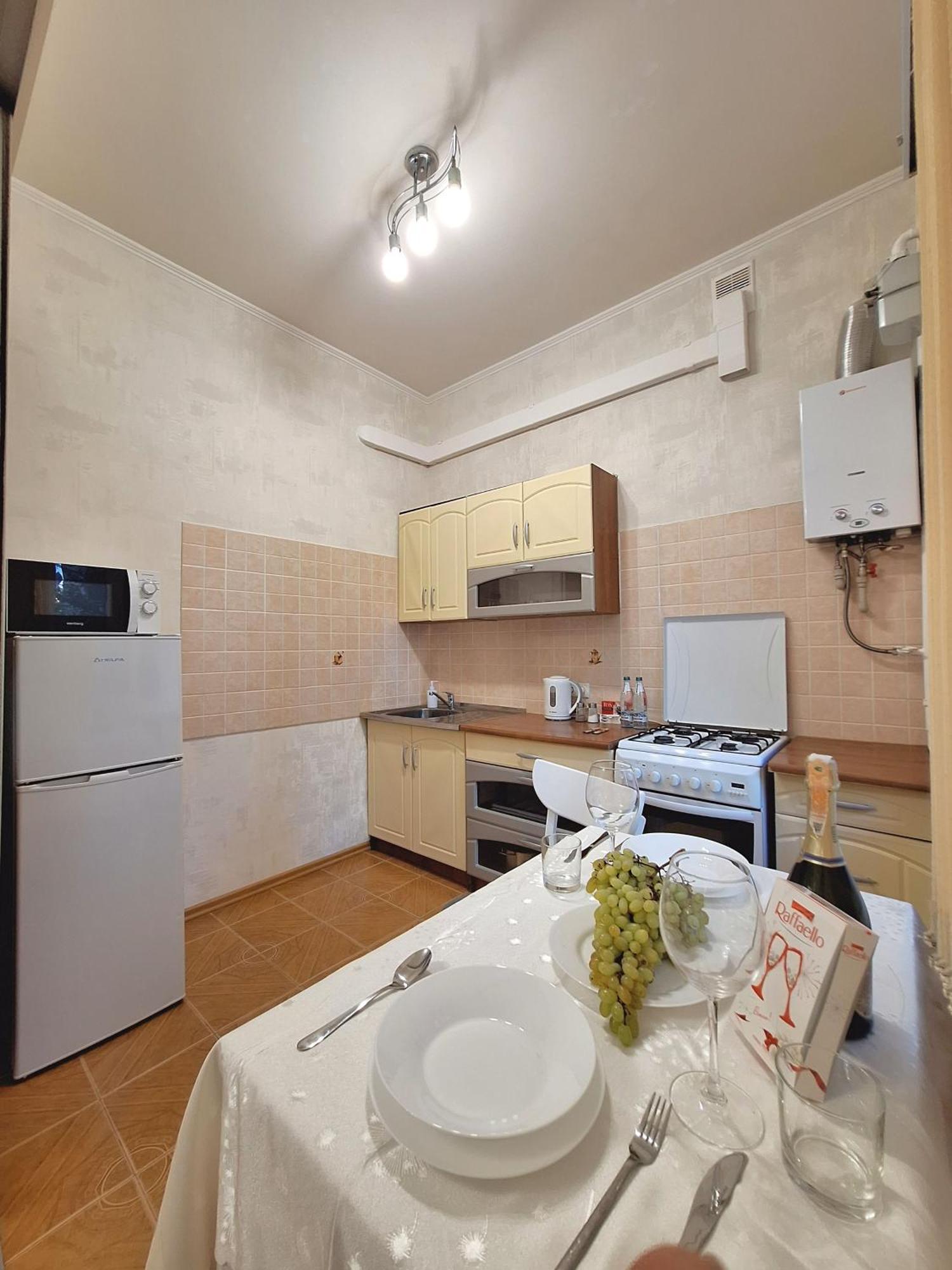 Однокімна Квартира Біля Каштанової Алеї У Центрі Полтави Мережа Alexapartments Документи Для Відряджень Безконтатне Заселення 24-7 Poltava Bagian luar foto